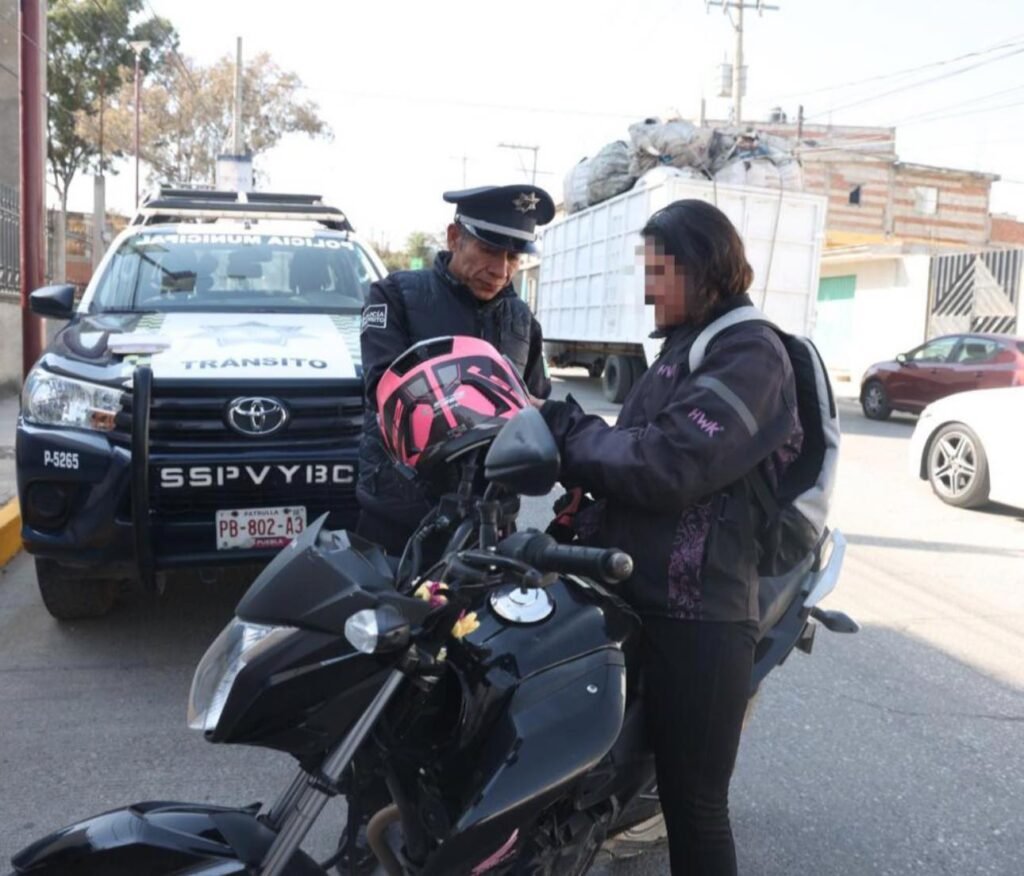 SSPC realizando el operativo vial a motocicletas en las calles de Cuautlancingo