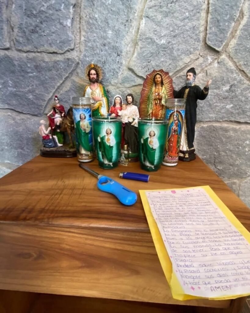 Imágenes y santos que había en la Cabaña